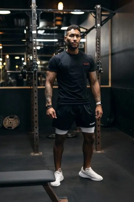 t-shirt sportowy męski czarny na trening na siłownię