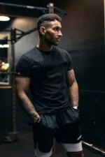 t-shirt sportowy męski czarnt na trening na siłownię