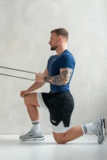 przylegajaca koszulka męska na trening