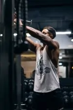 tank top męski na siłownię stringer treningowy