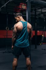 tank top męski na siłownię stringer treningowy