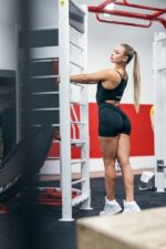 kombinezon sportowy damski czarny na trening