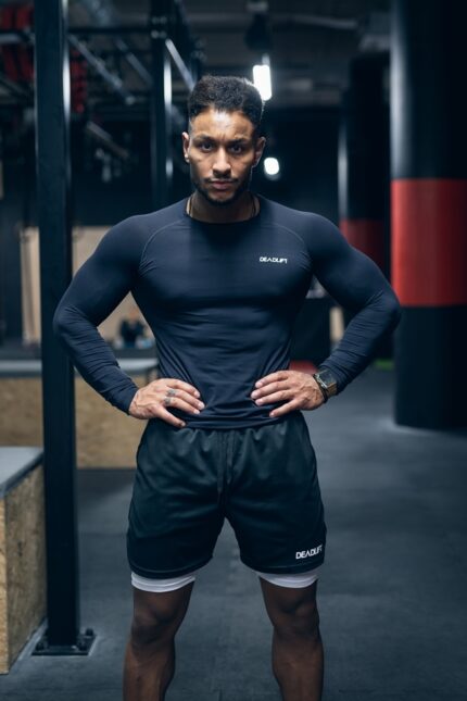 czarna koszulka treningowa rashguard sztuki walki
