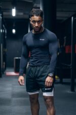 czarna koszulka treningowa rashguard sztuki walki