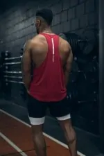 tank top stringer na trening siłowy