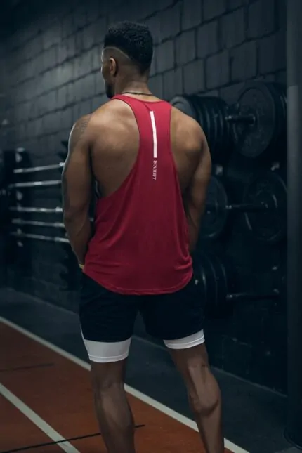 tank top stringer na trening siłowy