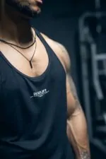 tank top męski na trening czarny siłownia