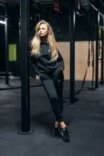 komplet dresowy damski sportowy czarny spodnie dresowe damskie