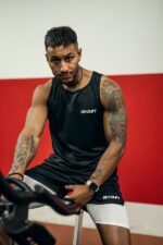 set sportowy męski na siłownię na trening czarny szybkoschnący