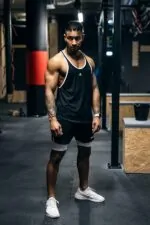 tank top z kontrastową lamówką męski stringer na siłownię treningowy