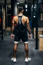 tank top z kontrastową lamówką męski stringer na siłownię treningowy