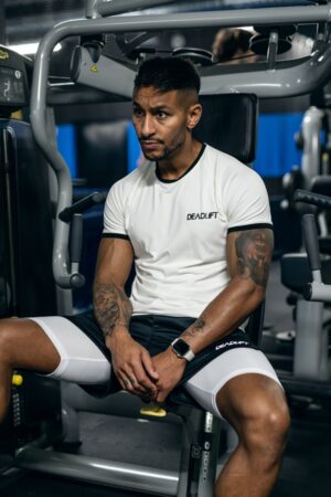 t-shirt męski z lamówkami slim fit sportowy