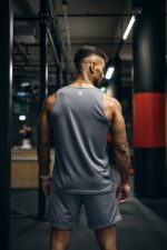 set sportowy męski treningowy na siłownię szary