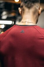 t-shirt męski muscle fit bordo