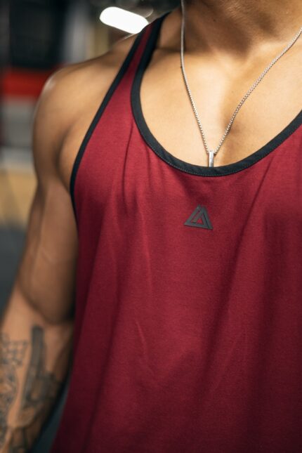 tank top męski treningowy na siłownię stringer bordo czerwony