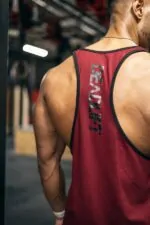 tank top męski treningowy na siłownię stringer bordo czerwony