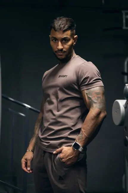 t-shirt męski muscle fit brązowy na trening