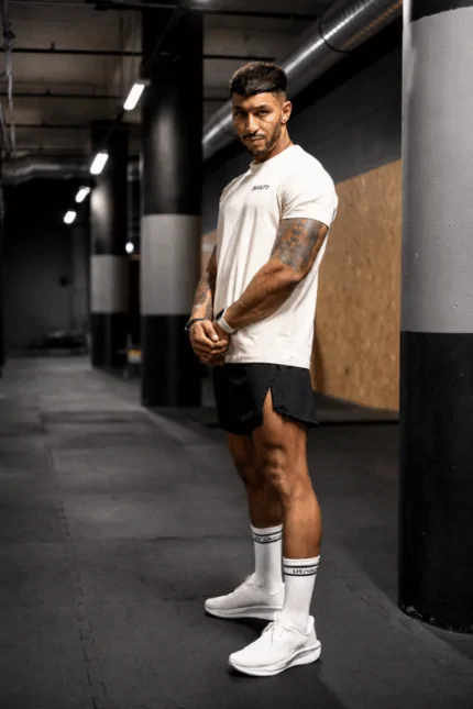 t-shirt męski muscle fit kremowy na siłownię