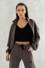 rozpinana bluza damska ze stójką czekoladowa ze ściągaczem