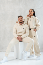 zestaw matchy matchy dresowy kremowy komplet dresowy