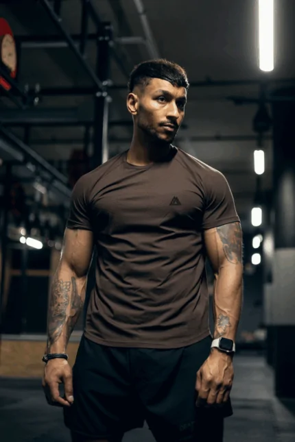 t-shirt męski muscle fit brąz